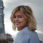 artist image Louane Donne-moi ton cœur Joie de vivre (En couleurs)