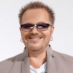 artist image Владимир Пресняков (Мл.) Странная Слушая тишину